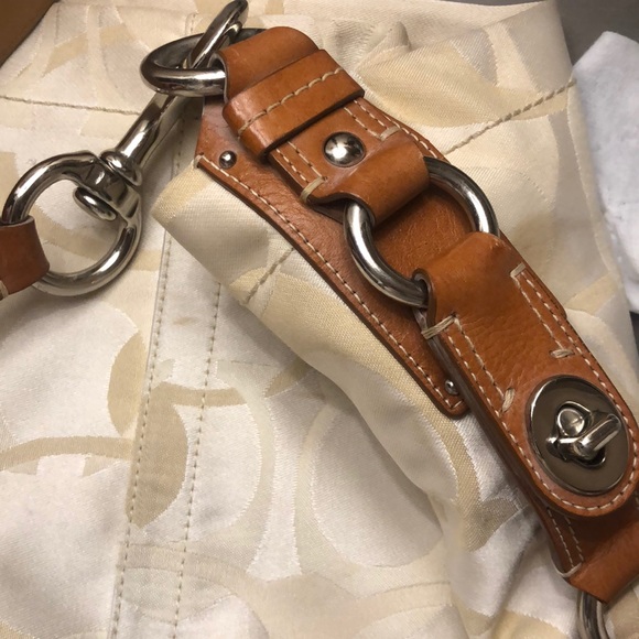 COACH Y2K Cream colored shoulder bag w/leather handle - Picture 5 of 9